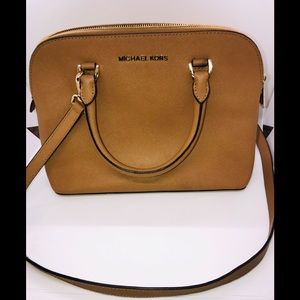 Michael Kors “Cindy” crossbody in excellent shape.